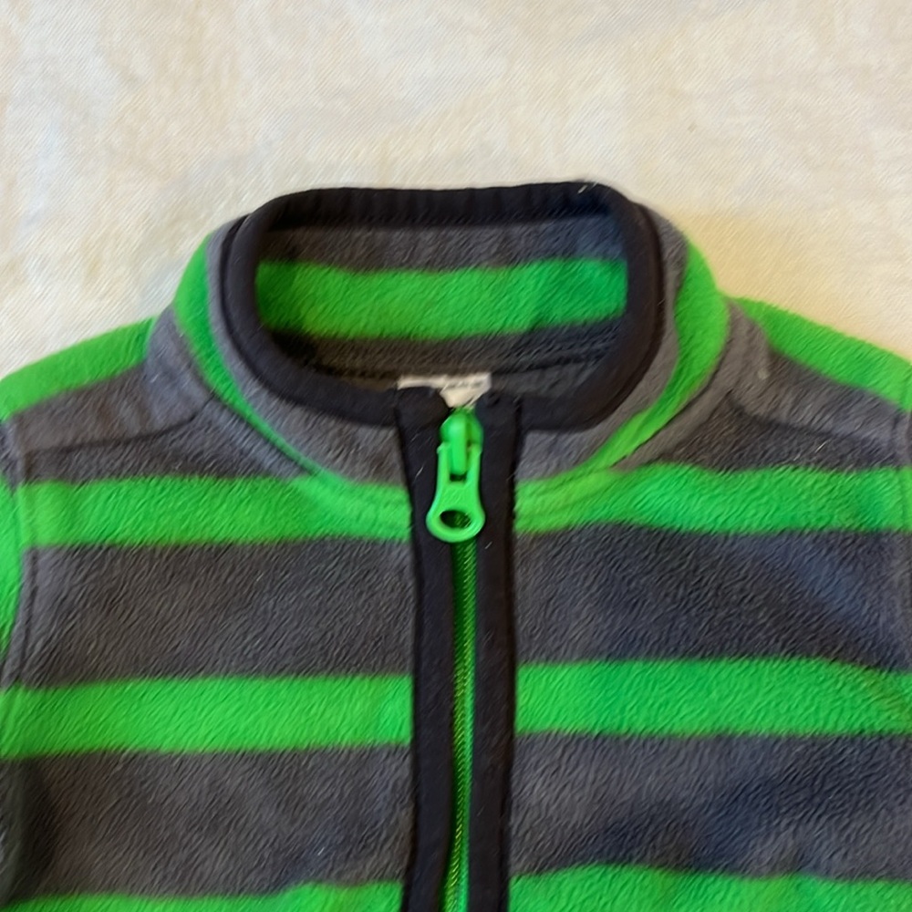 Carter’s Fleece pullover - Picture 3 of 6